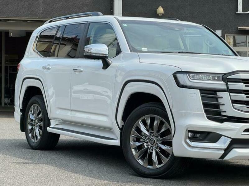 LAND CRUISER