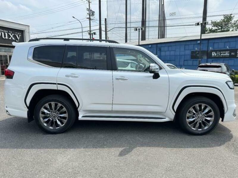 LAND CRUISER