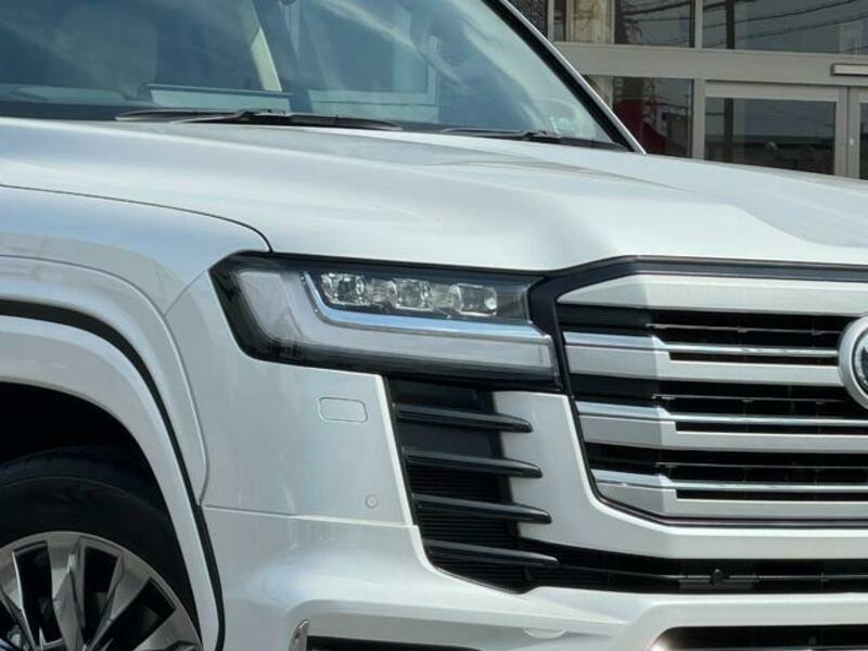 LAND CRUISER