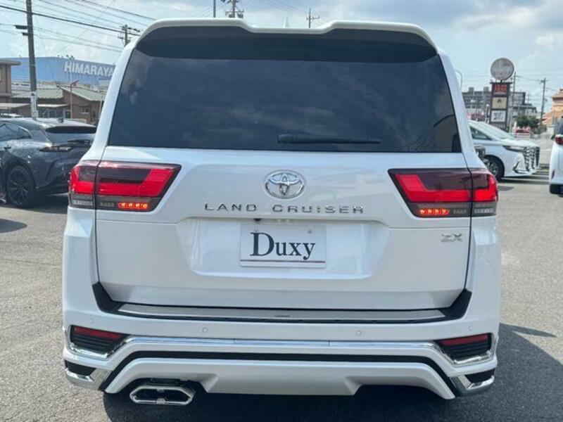 LAND CRUISER