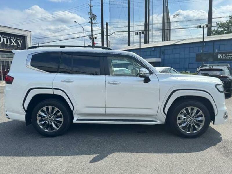 LAND CRUISER