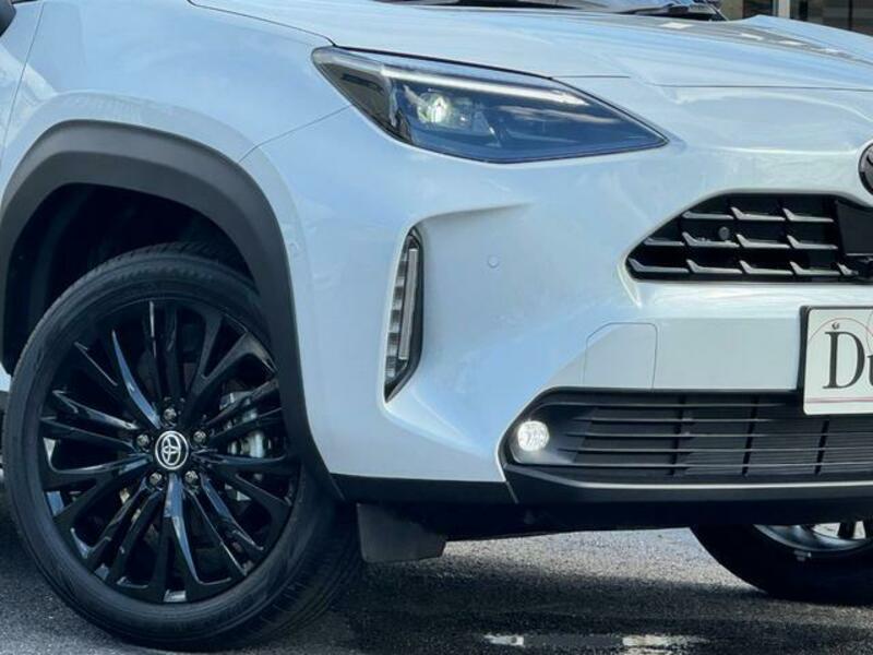 YARIS CROSS