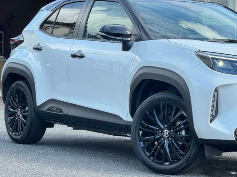 YARIS CROSS