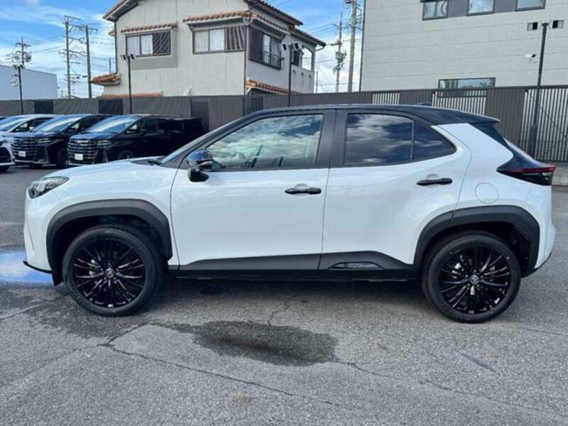 YARIS CROSS