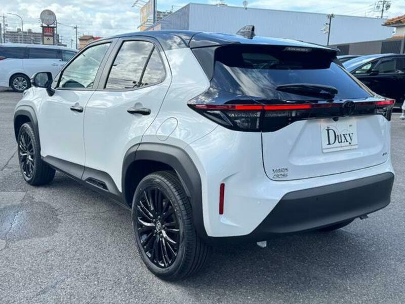 YARIS CROSS