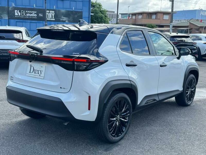 YARIS CROSS