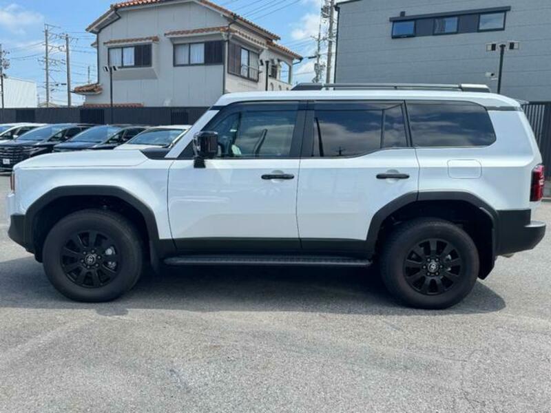 LAND CRUISER 250
