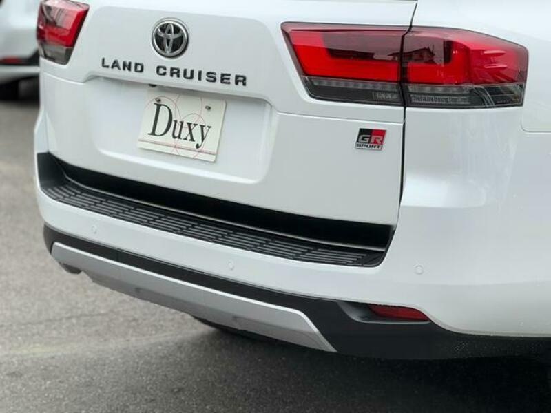 LAND CRUISER
