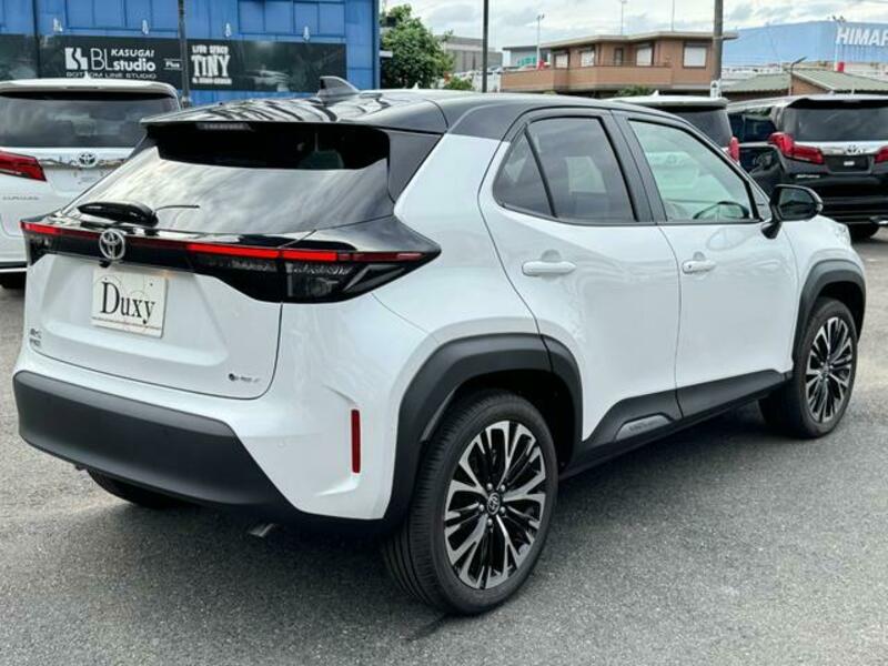 YARIS CROSS