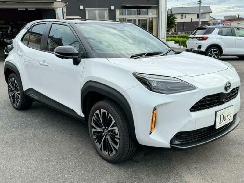 YARIS CROSS