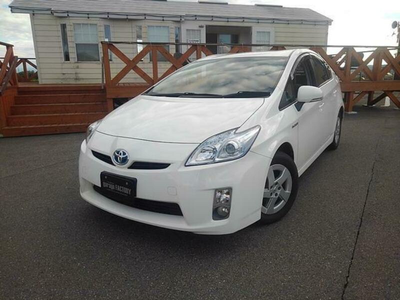 TOYOTA PRIUS