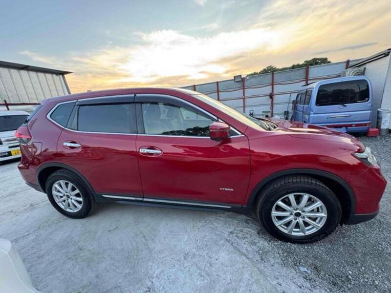 X-TRAIL