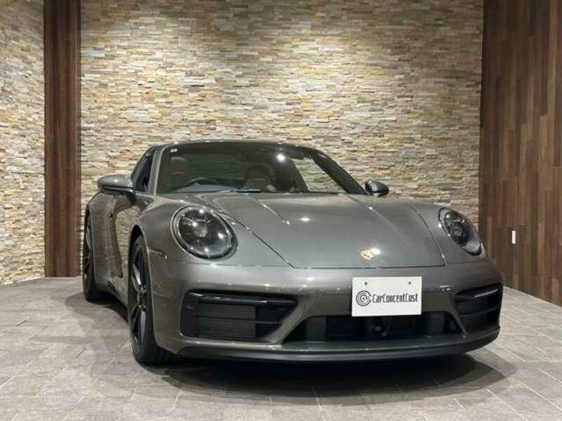 911