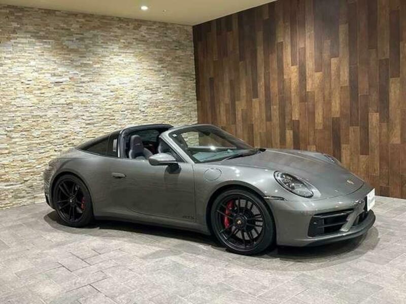 911