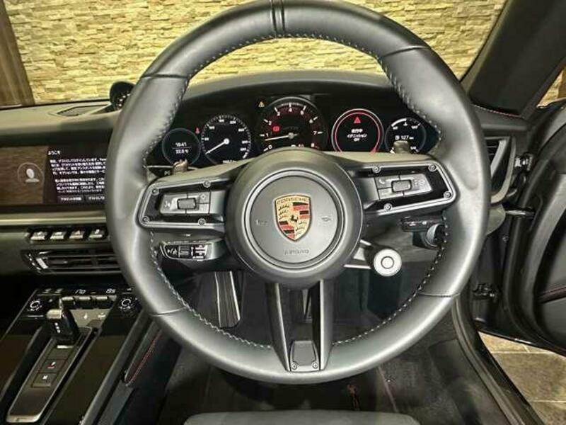 911