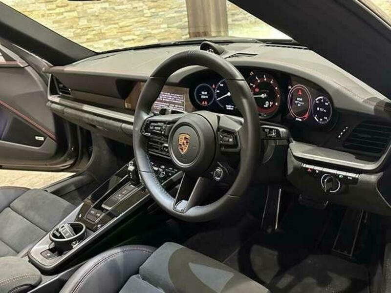 911