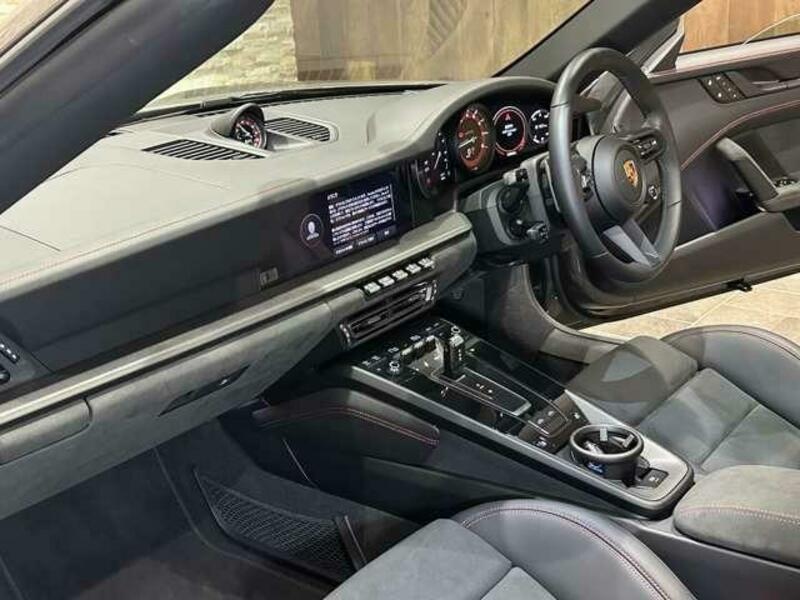 911