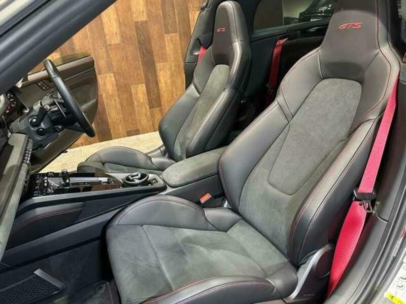 911