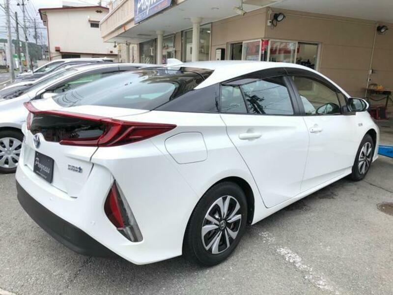 PRIUS PHV