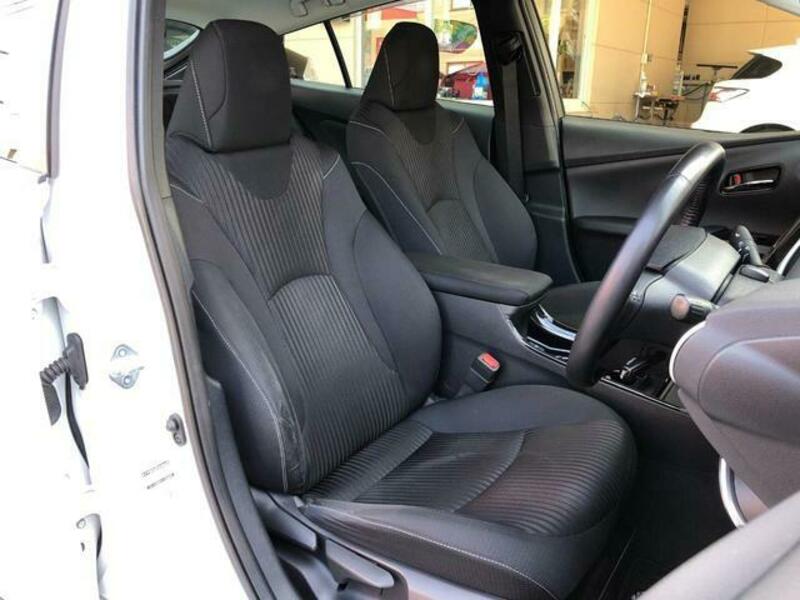 PRIUS PHV