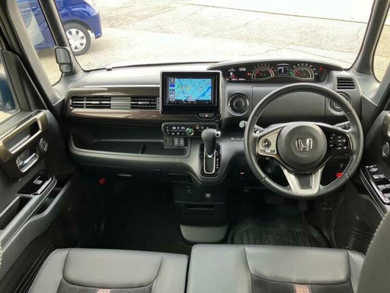 N BOX CUSTOM