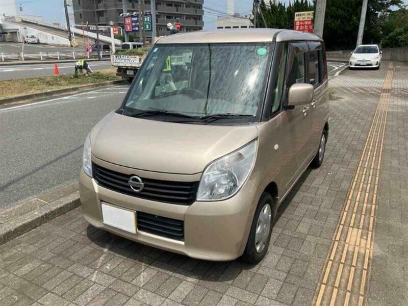 NISSAN ROOX