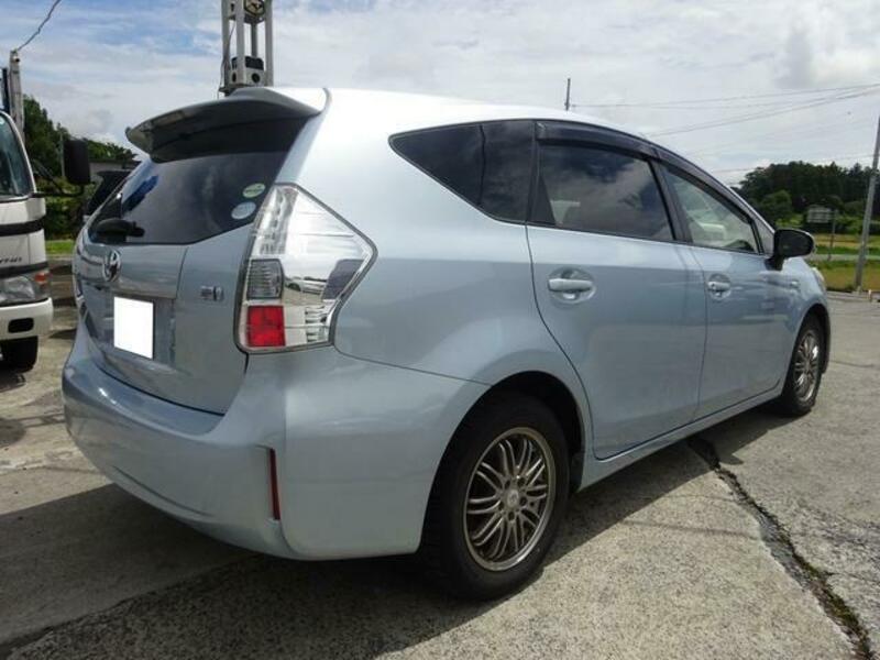 PRIUS ALPHA
