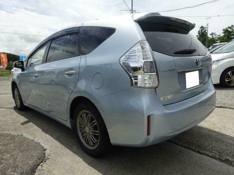 PRIUS ALPHA