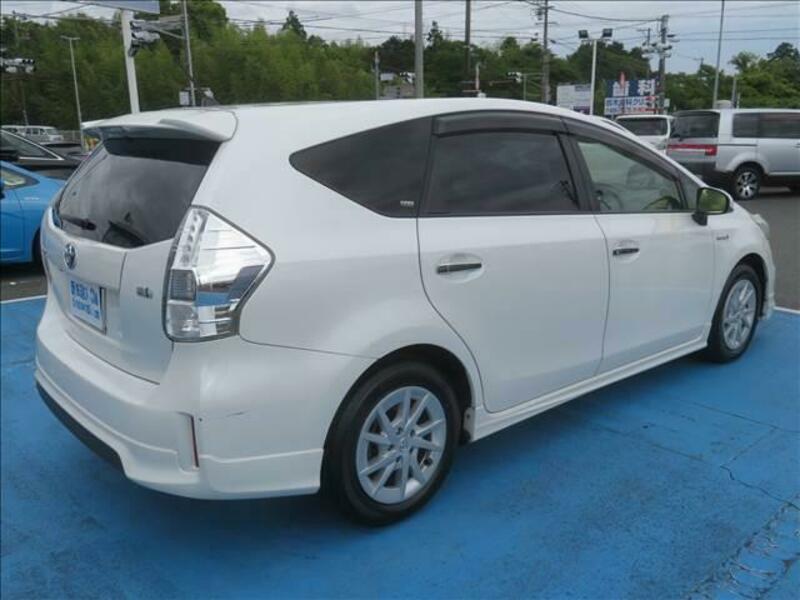 PRIUS ALPHA