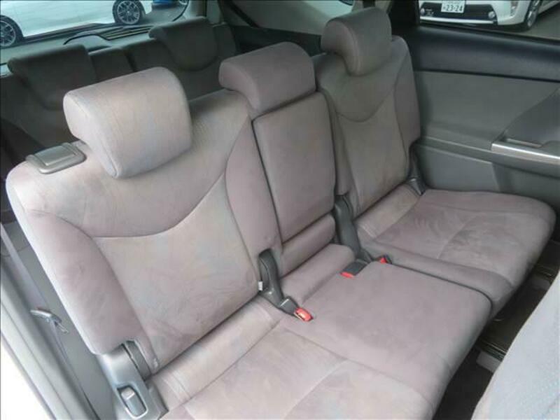 PRIUS ALPHA