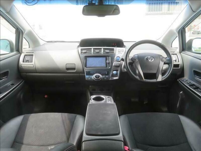 PRIUS ALPHA