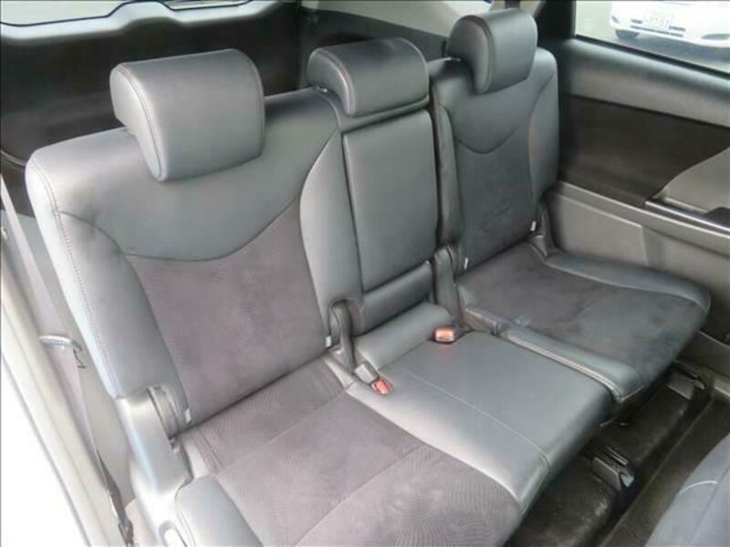 PRIUS ALPHA