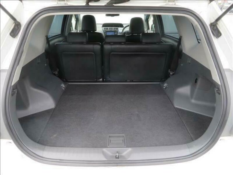 PRIUS ALPHA
