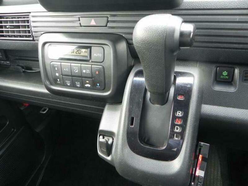 N-VAN