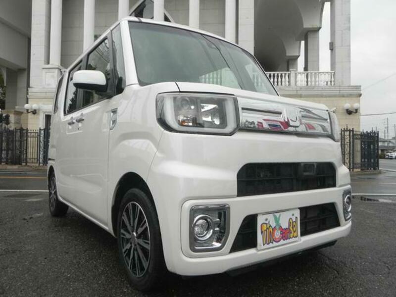 DAIHATSU WAKE