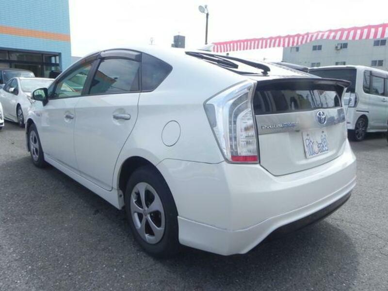 PRIUS PHV