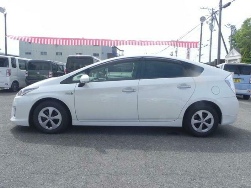 PRIUS PHV