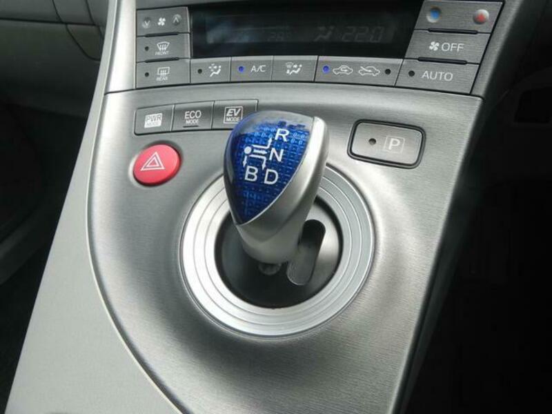 PRIUS PHV