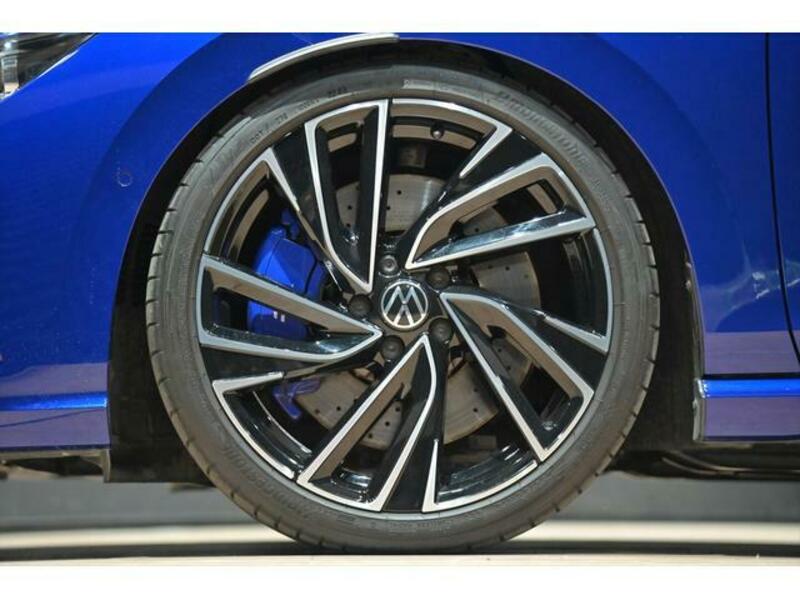 GOLF R