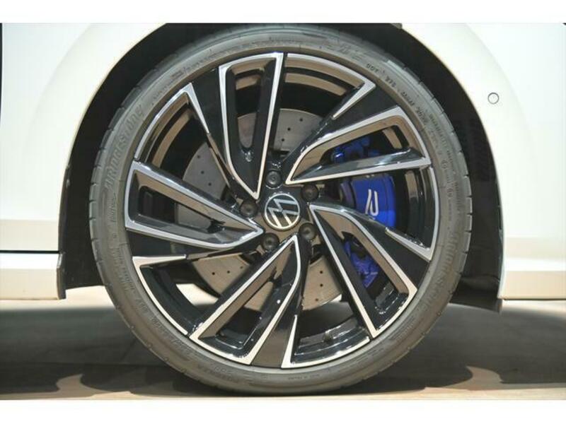 GOLF R