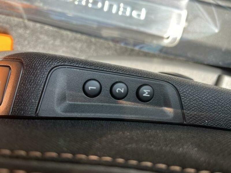 3008