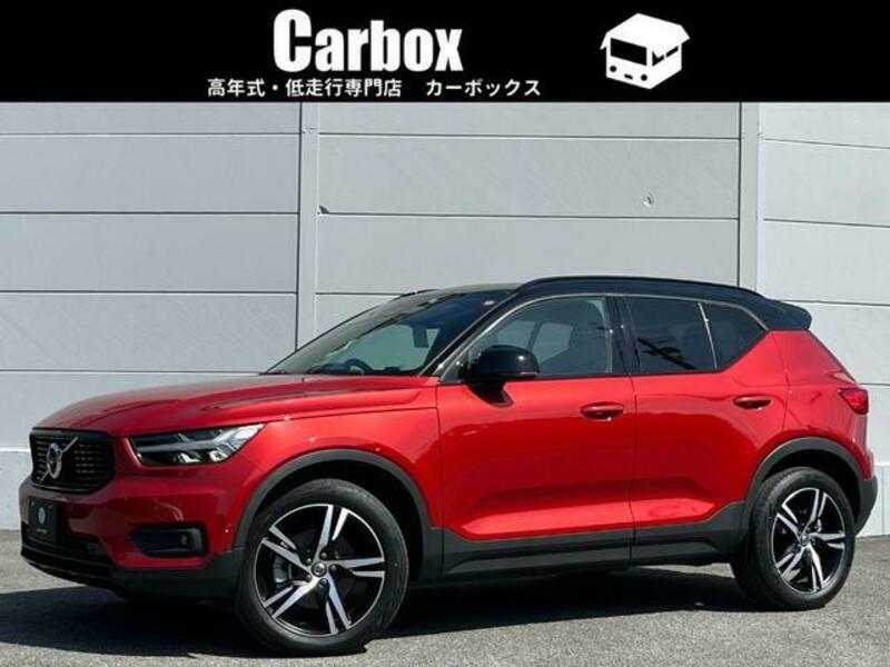 VOLVO XC40