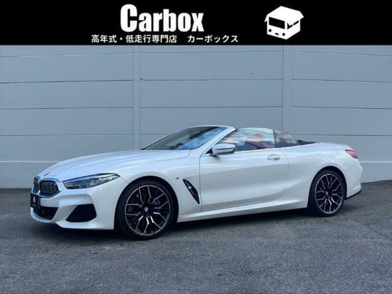 BMW 8 SERIES