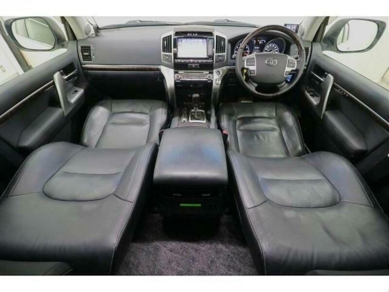 LAND CRUISER