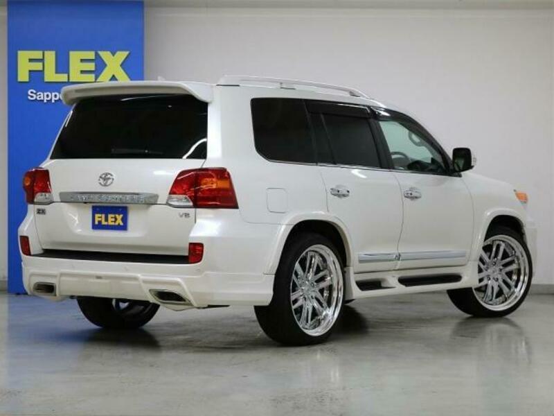 LAND CRUISER