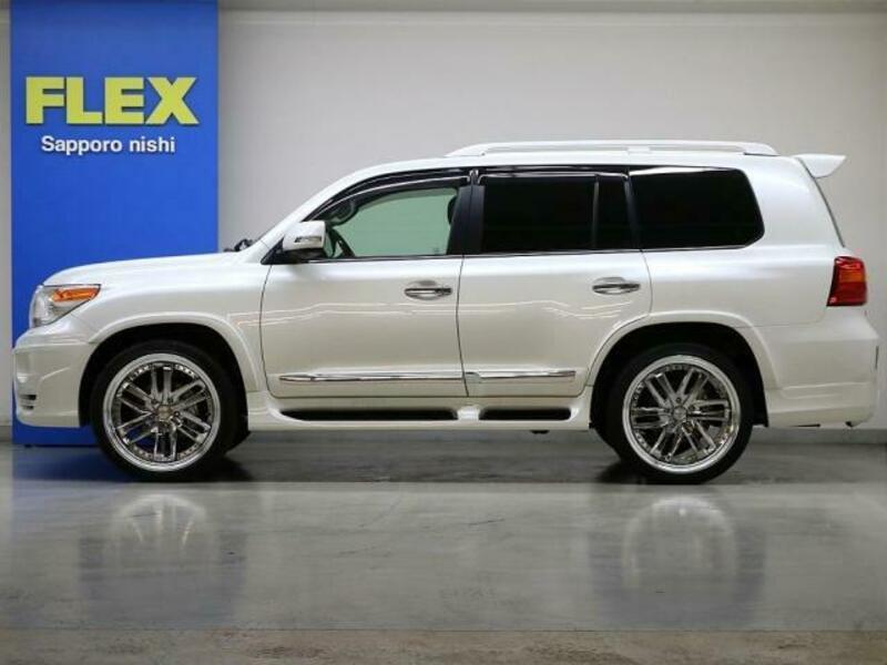 LAND CRUISER