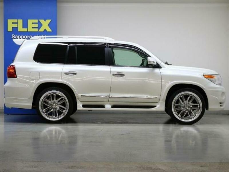 LAND CRUISER