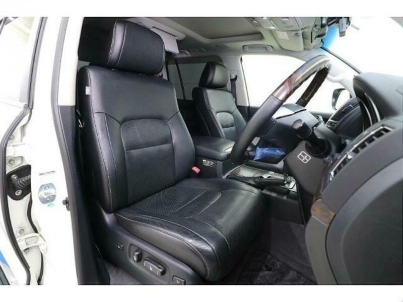 LAND CRUISER