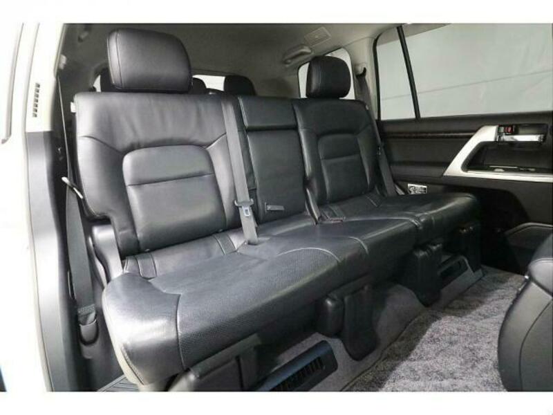LAND CRUISER