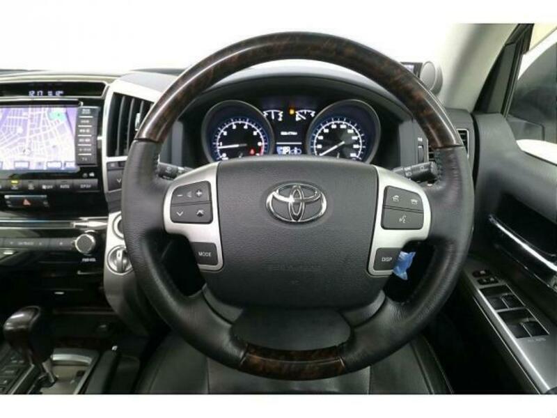 LAND CRUISER